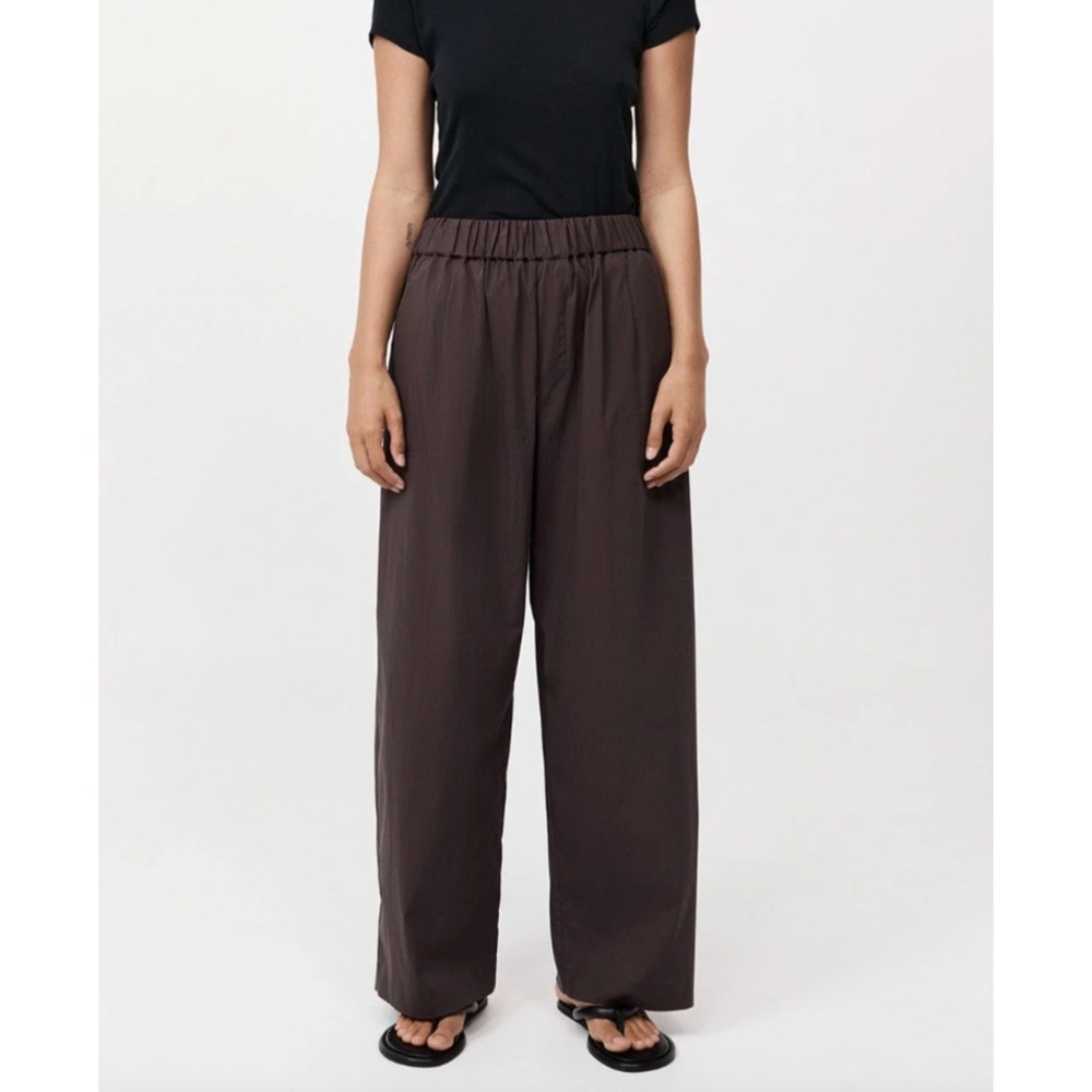 ST. AGNI Relaxed Balloon Wide Leg Trouser Pants in Chocolate Brown